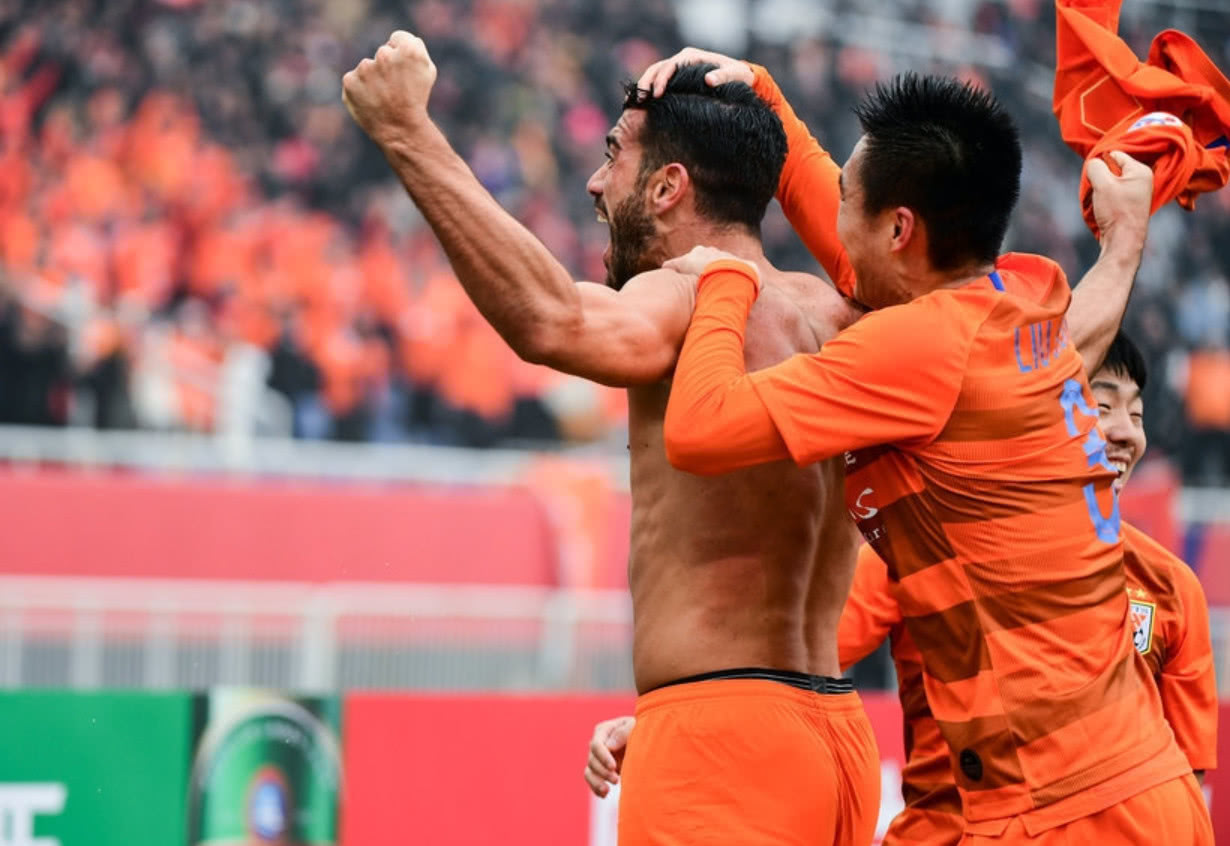 关于窗口期纽卡斯尔调整名单以备亚冠；遗憾出局环节打磨；赛场秩序良好；身体对抗强度拉满的信息