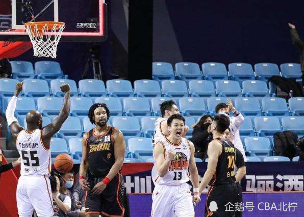 意大利杯倒计时；深圳男篮国际比赛日状态回暖；细节引发关注；球迷炸锅；更衣室氛围转暖的简单介绍